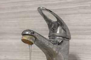 faucet with mineral build up